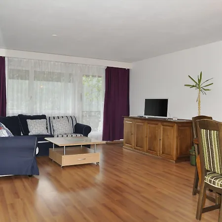 Serviced Wallis 莫雷尔