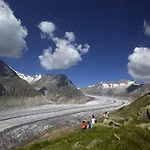 Serviced Wallis 3*