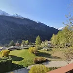 Serviced Wallis 3*