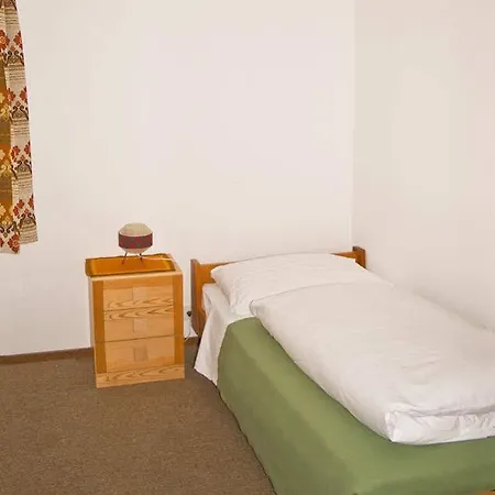 Serviced Wallis Bed & Breakfast 3*